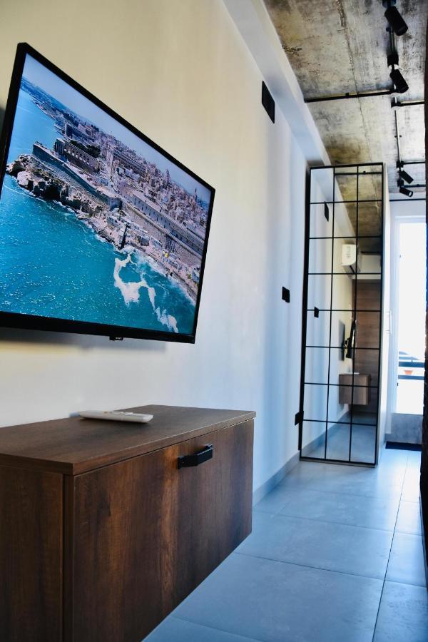 Apartamento Chic Penthouse Industrial-Style Mosta Exterior foto